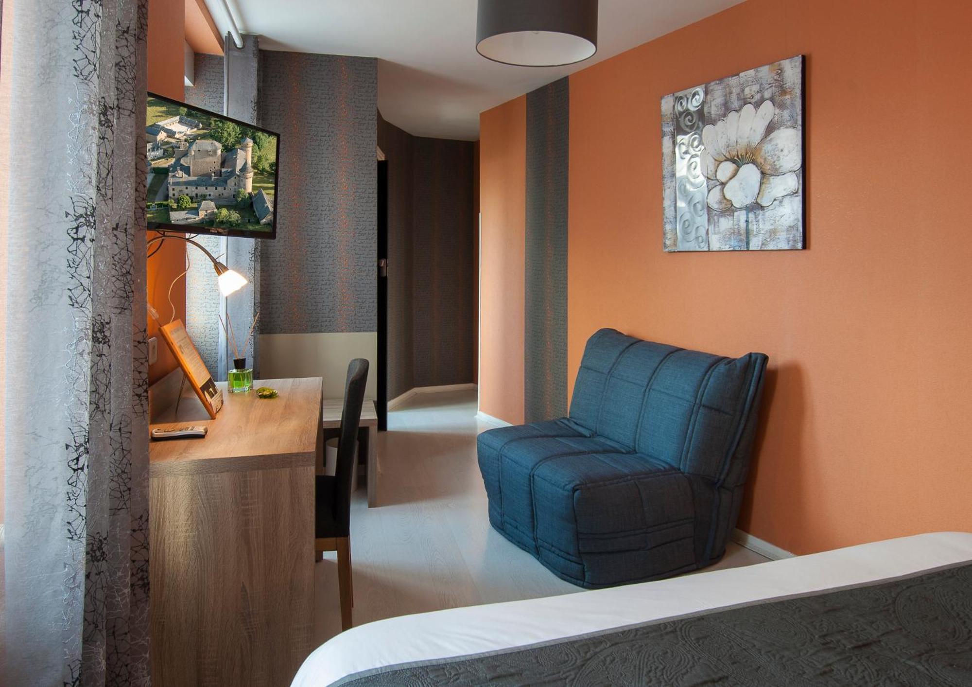 Logis Hotel Restaurant Cazes Arazat Laissac Экстерьер фото
